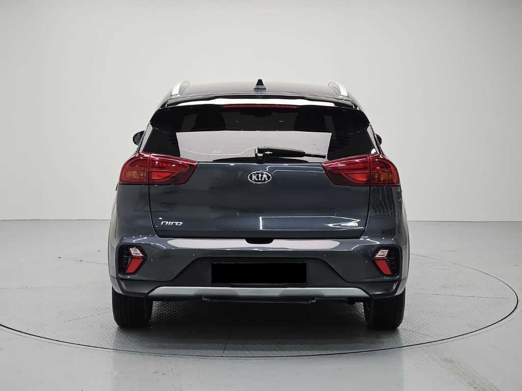 Kia Niro — photo 03
