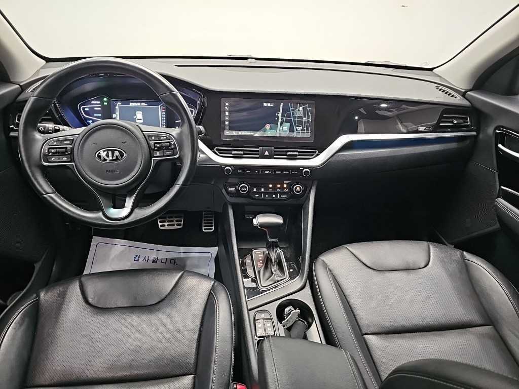 Kia Niro — photo 07
