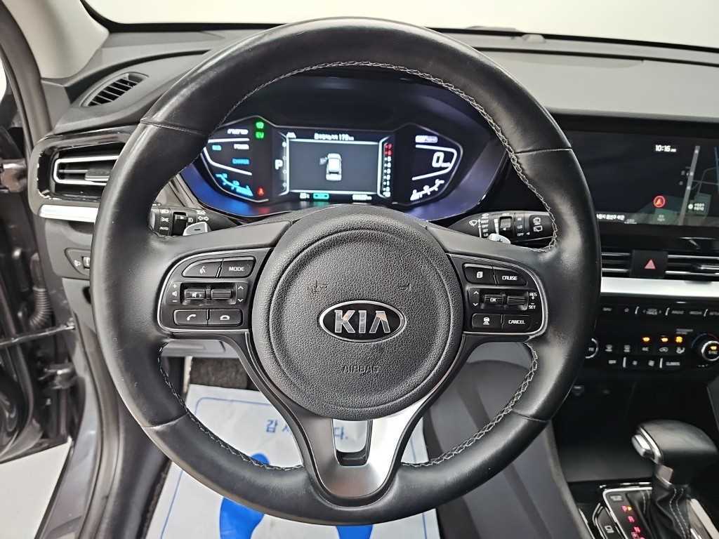 Kia Niro — photo 09