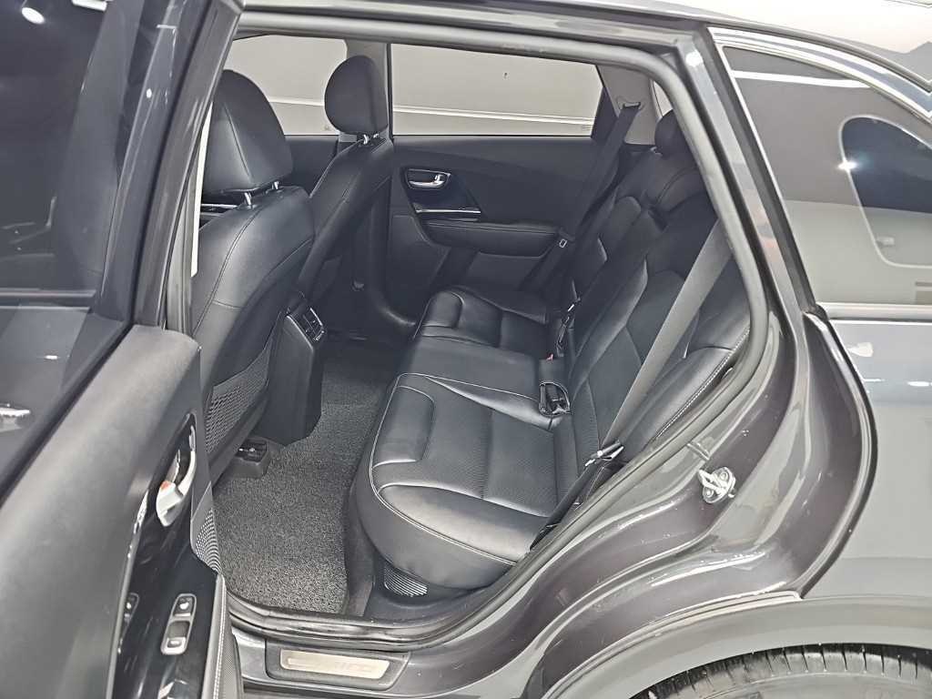 Kia Niro — photo 12