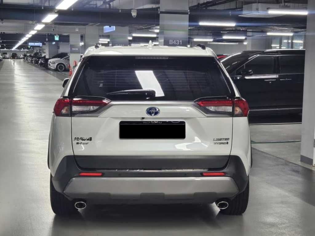 Toyota RAV4 — photo 03