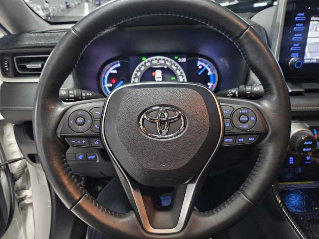 Toyota RAV4 — photo 07