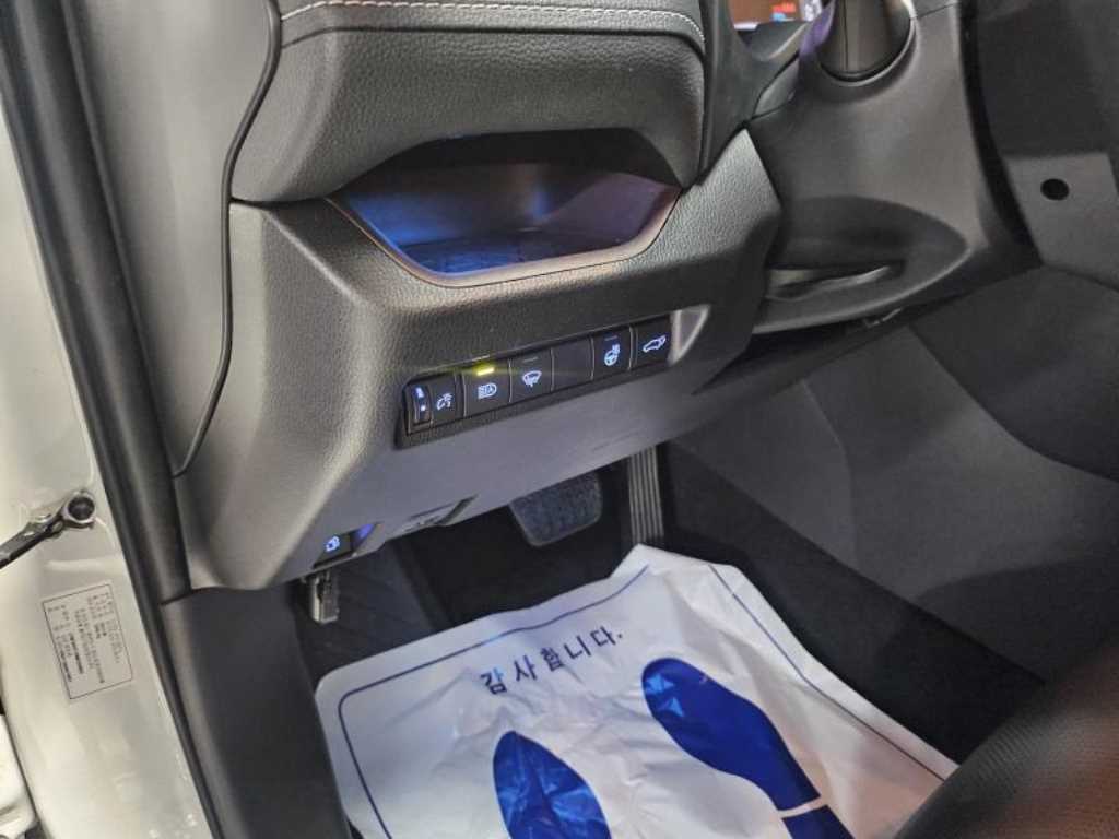 Toyota RAV4 — photo 14