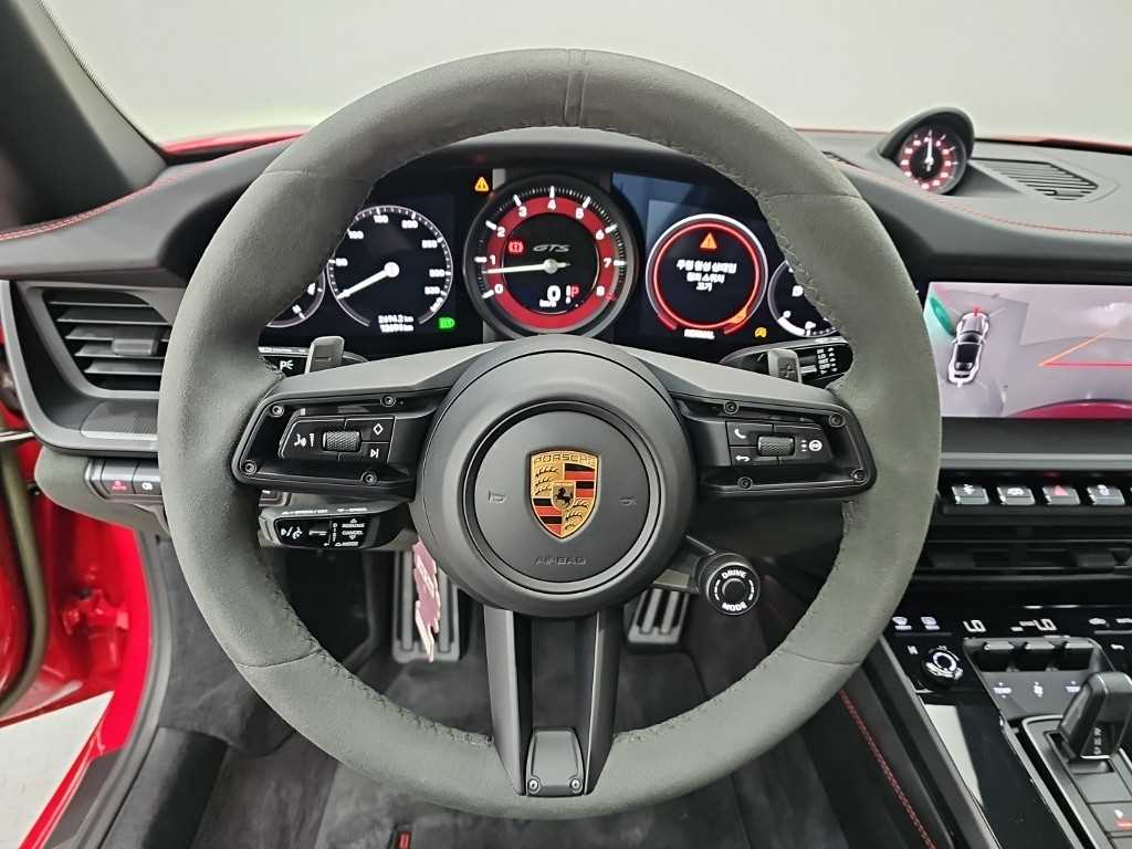 Porsche 911 — photo 09