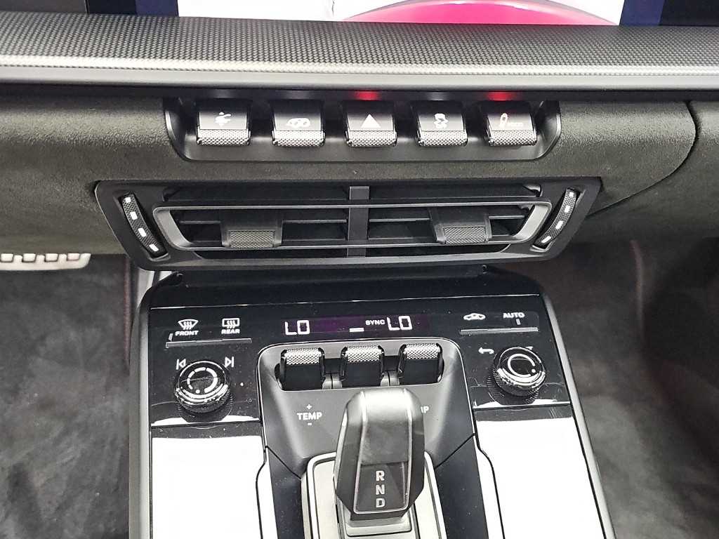 Porsche 911 — photo 10