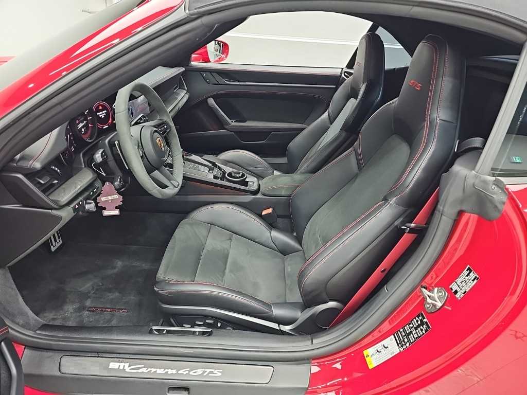 Porsche 911 — photo 11