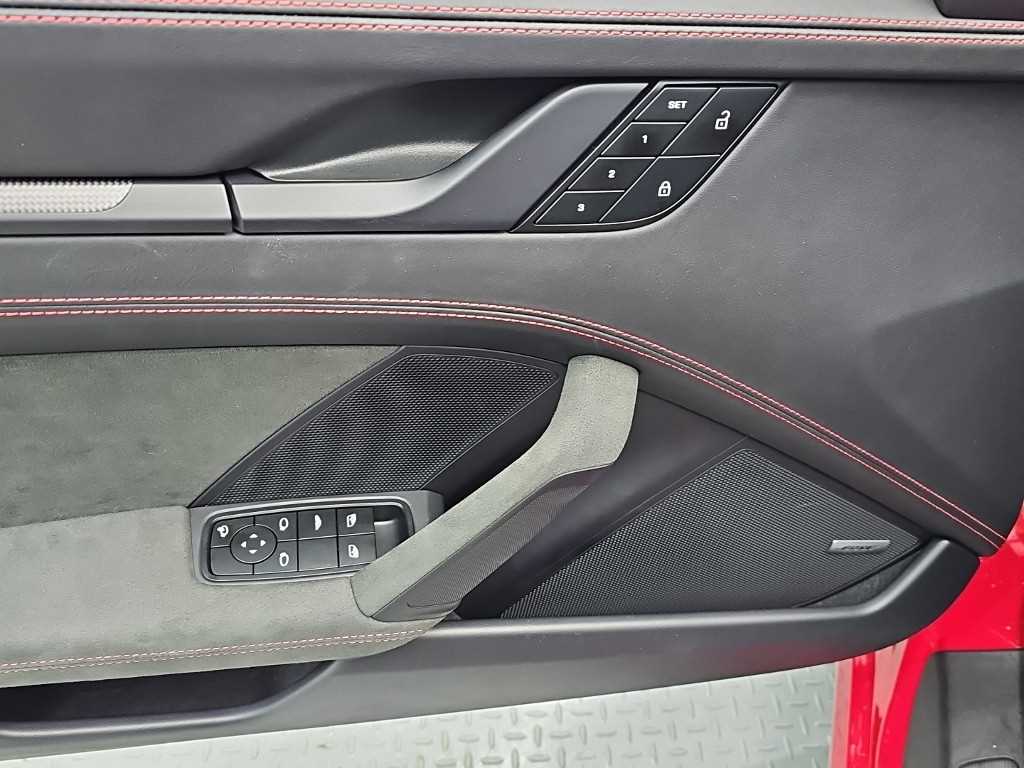 Porsche 911 — photo 15