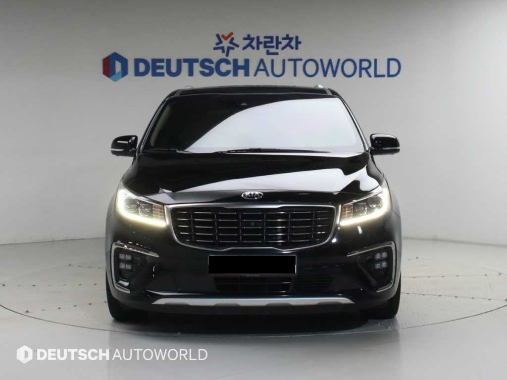 Kia Carnival — photo 03