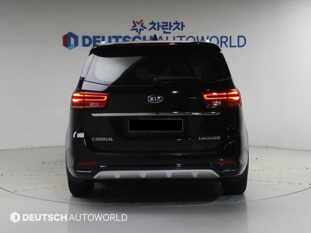 Kia Carnival — photo 04