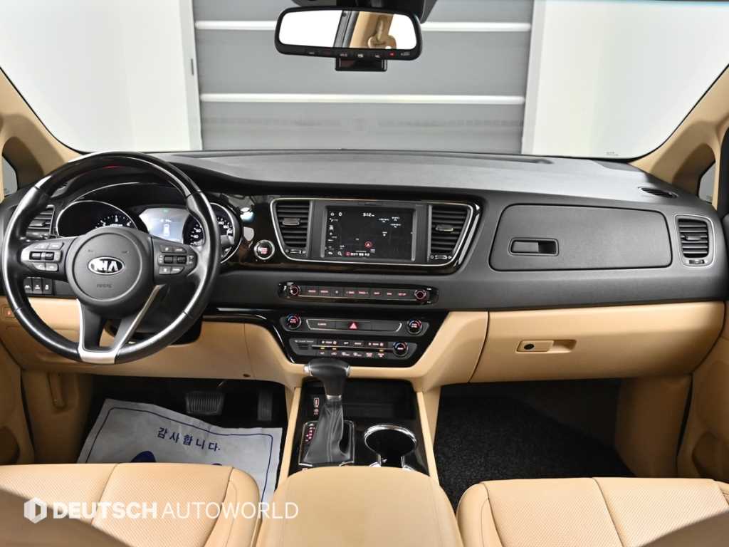 Kia Carnival — photo 07
