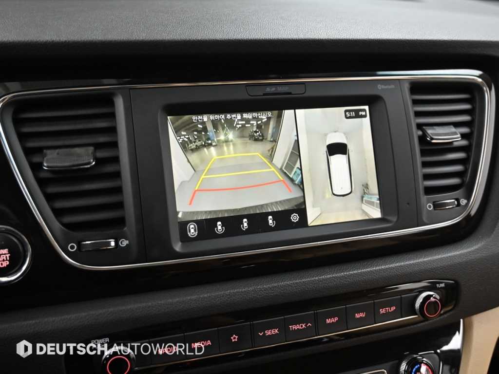 Kia Carnival — photo 15