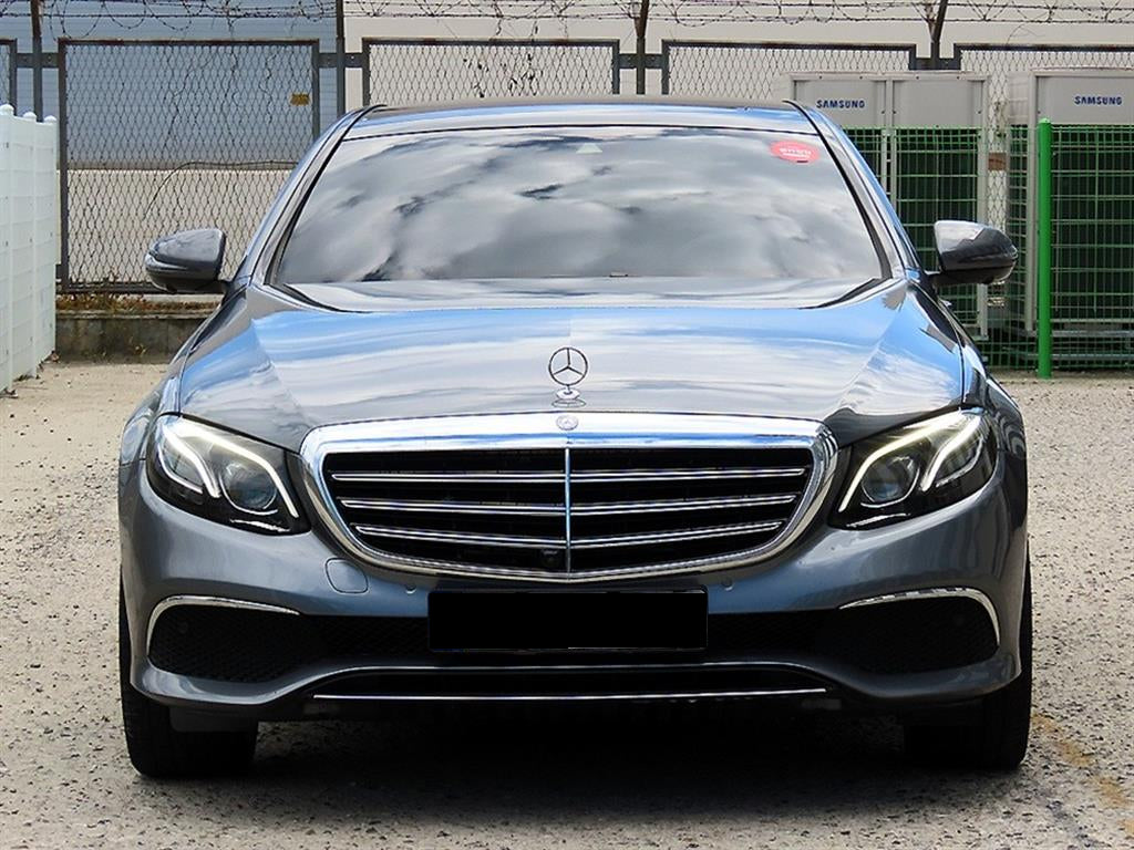 Mercedes-Benz E-Class — photo 01
