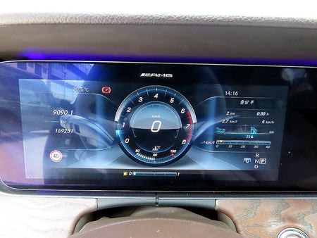 Mercedes-Benz E-Class — photo 09