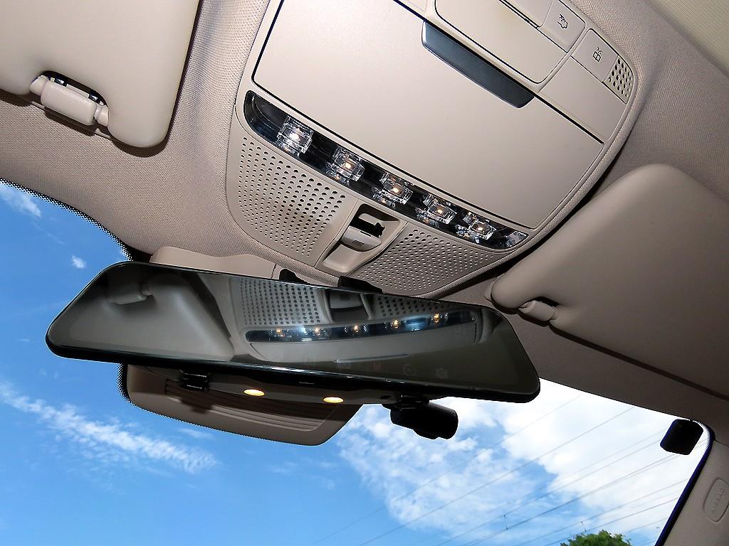 Mercedes-Benz E-Class — photo 13
