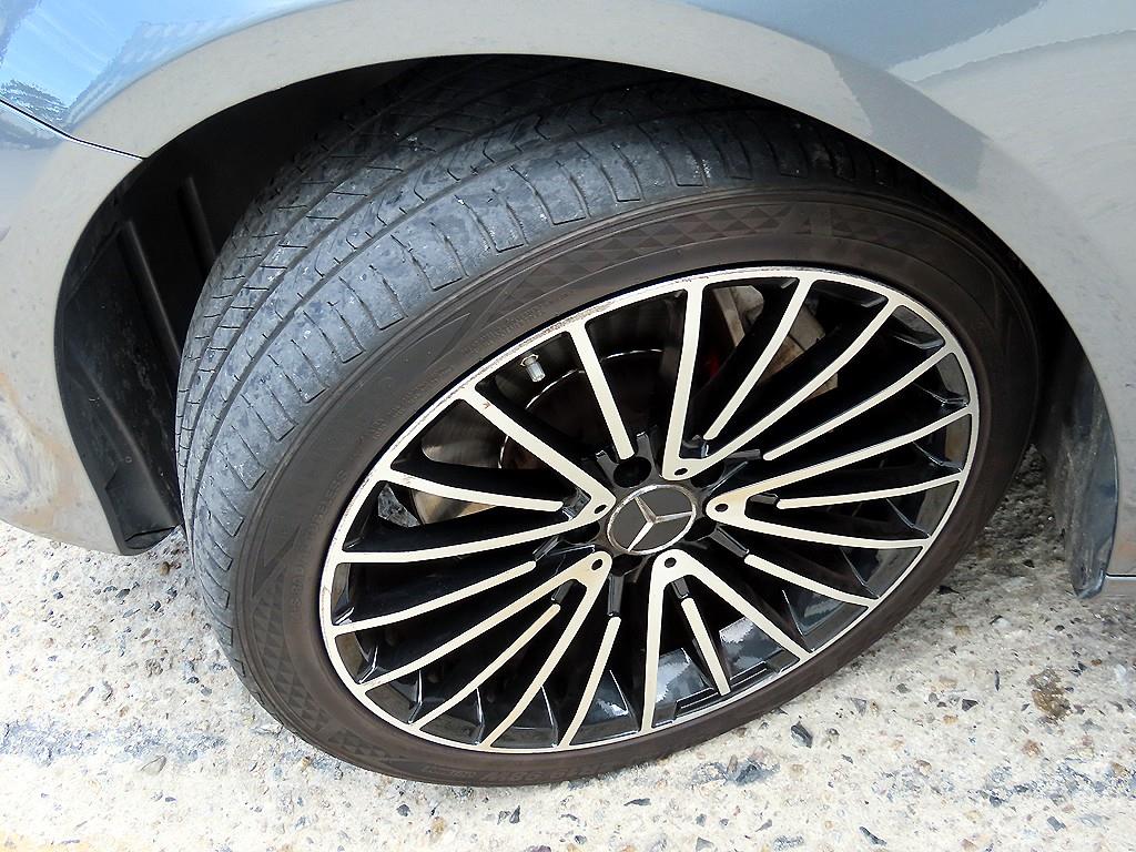 Mercedes-Benz E-Class — photo 20