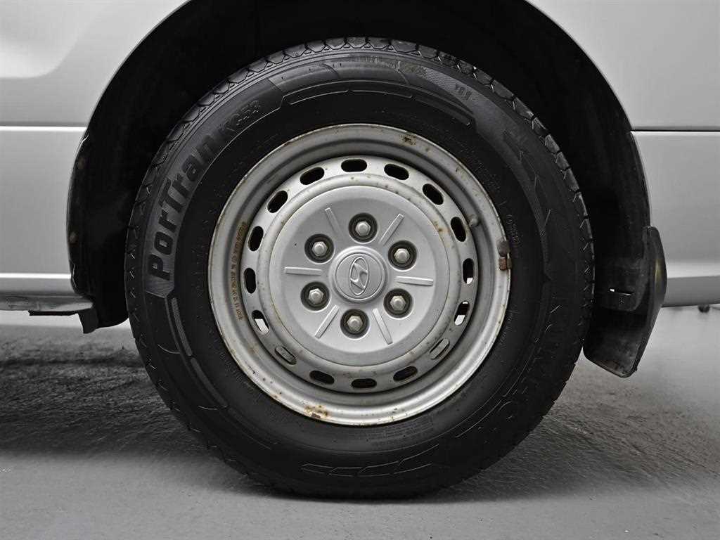 Hyundai Starex — photo 05