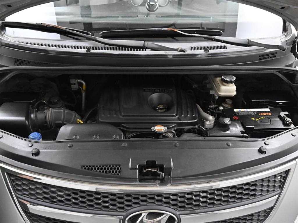 Hyundai Starex — photo 06