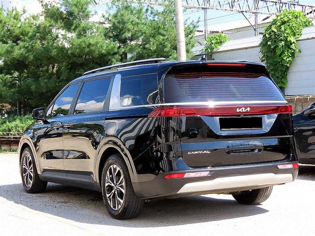 Kia Carnival — photo 03