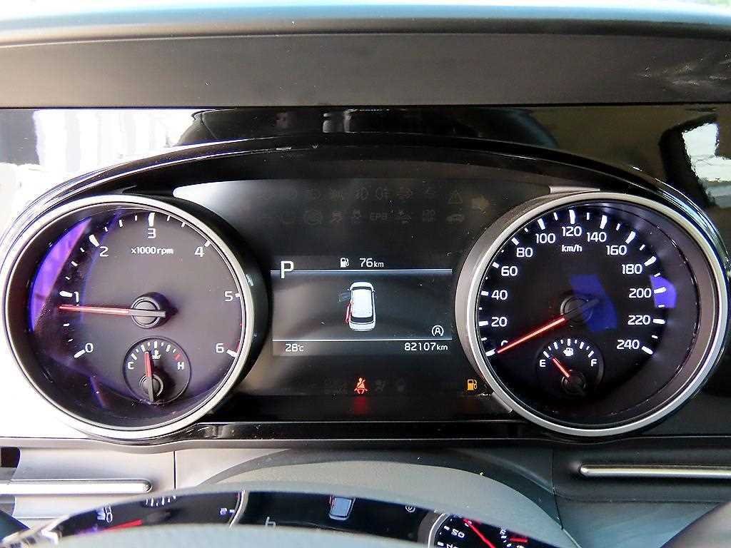 Kia Carnival — photo 10