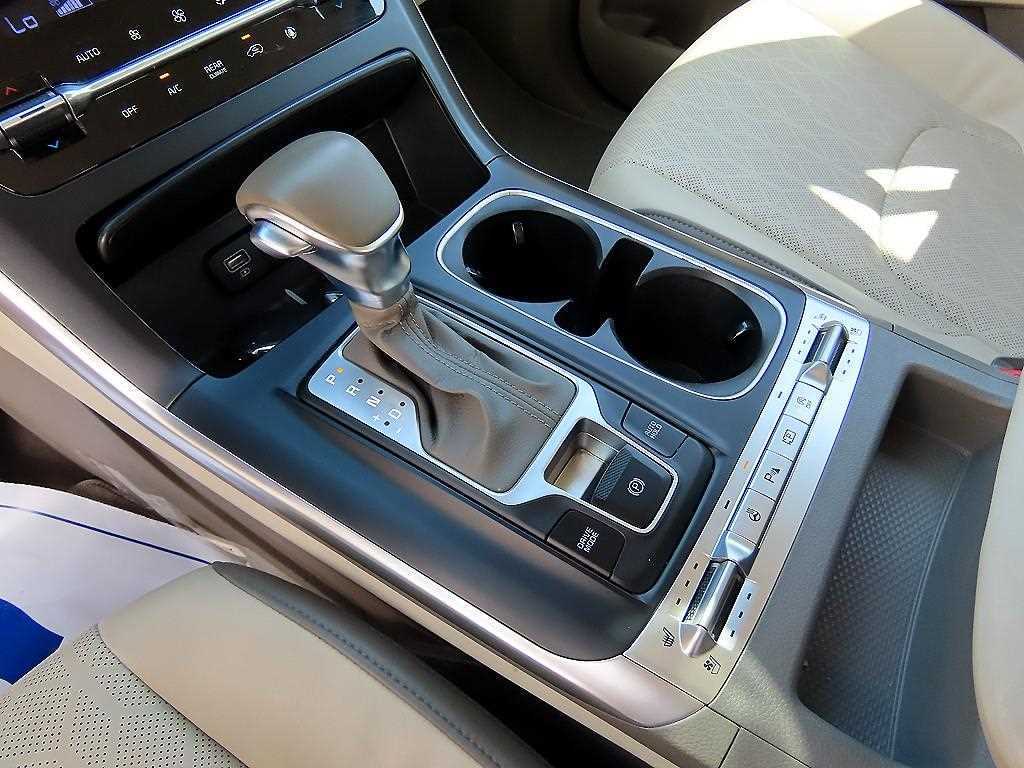 Kia Carnival — photo 11