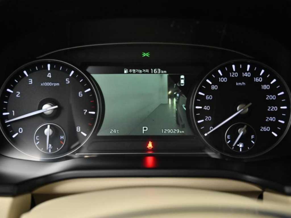 Kia K9 — photo 06