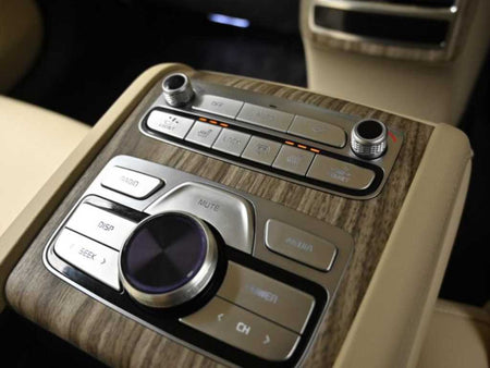 Kia K9 — photo 17