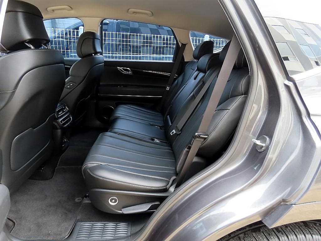 Genesis GV80 — photo 06