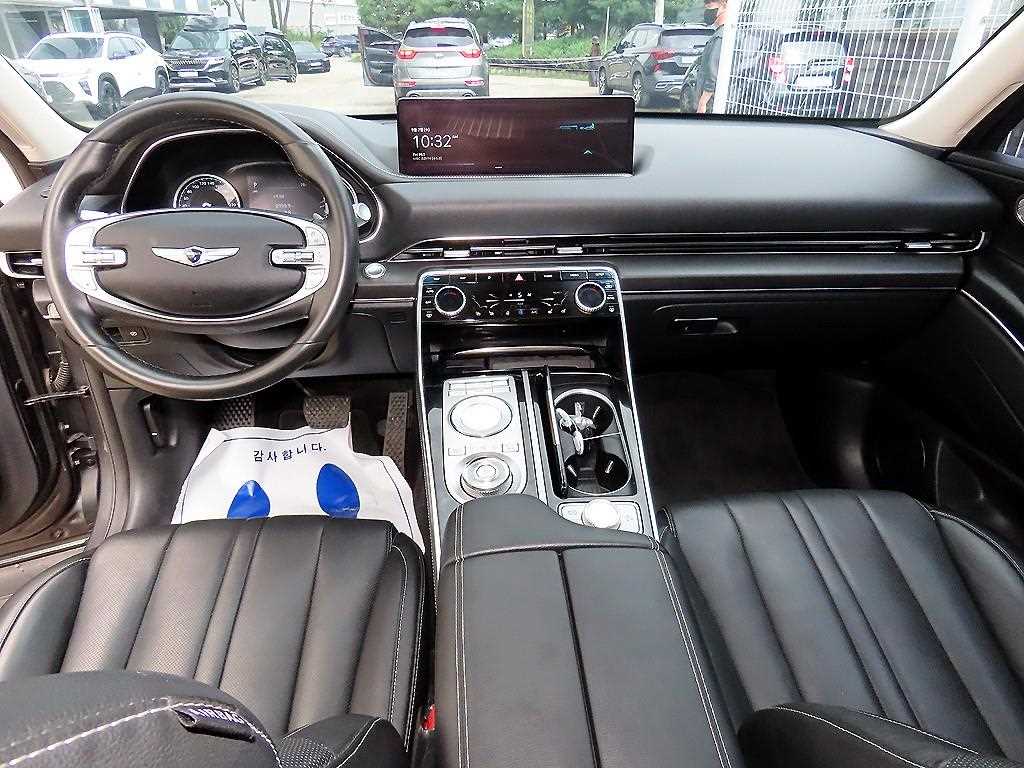 Genesis GV80 — photo 07