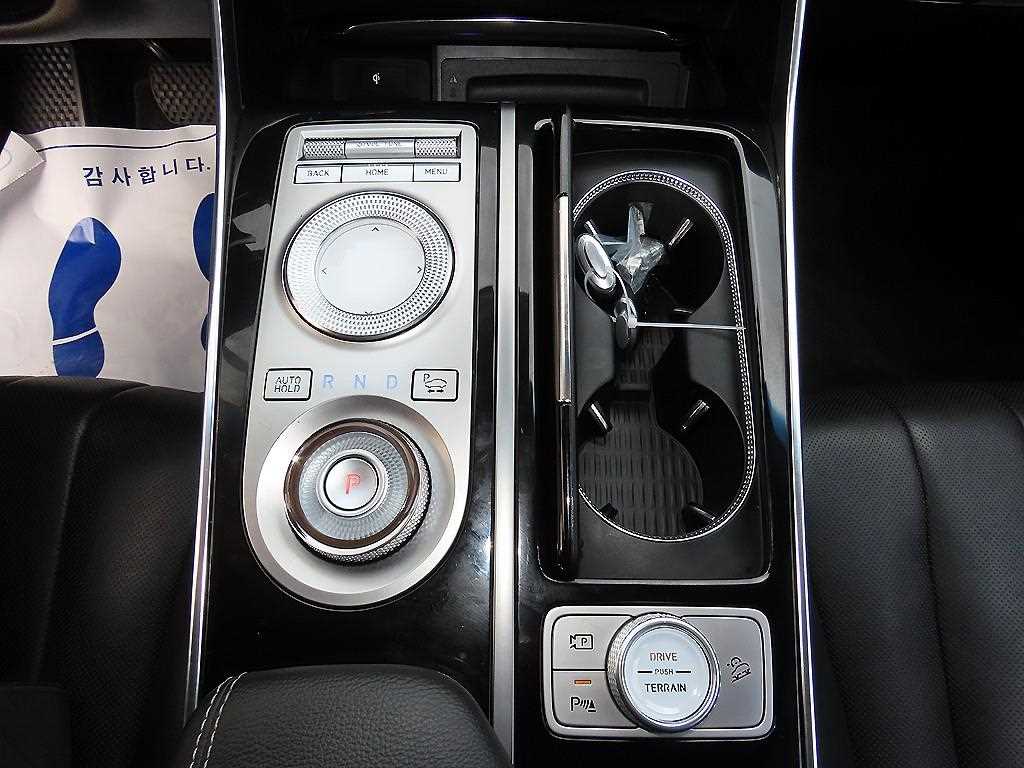 Genesis GV80 — photo 10