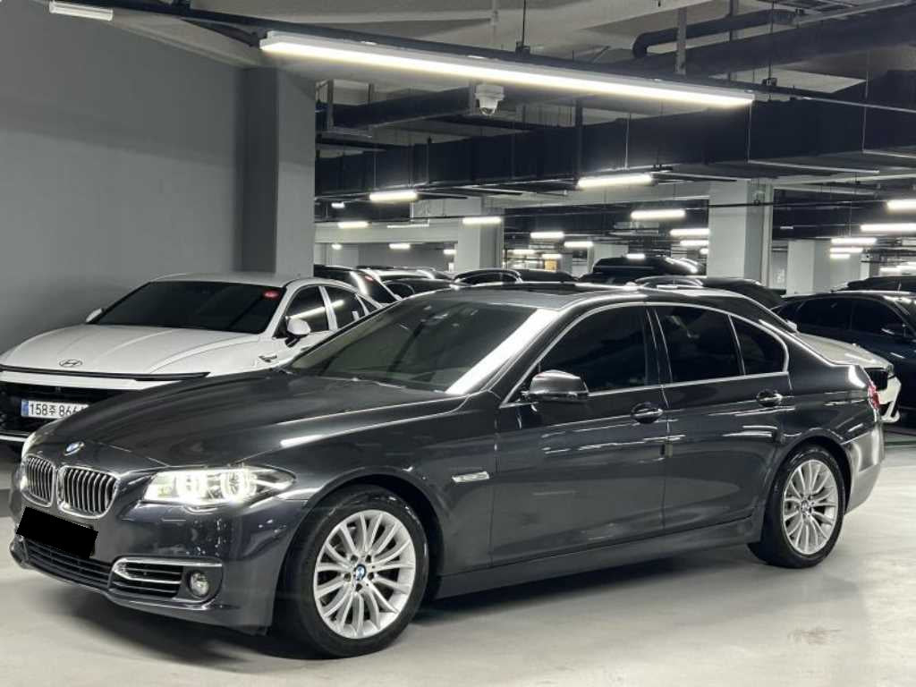 BMW 5-Series — photo 02