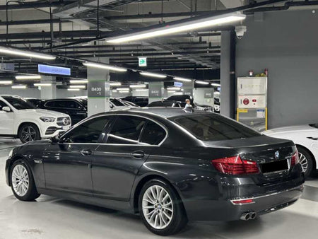BMW 5-Series — photo 04