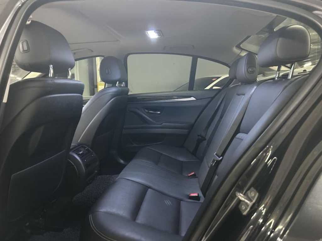 BMW 5-Series — photo 14