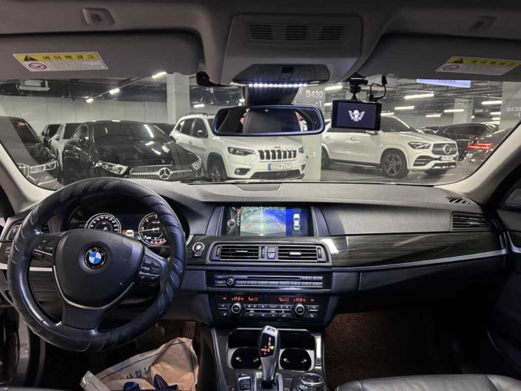 BMW 5-Series — photo 15