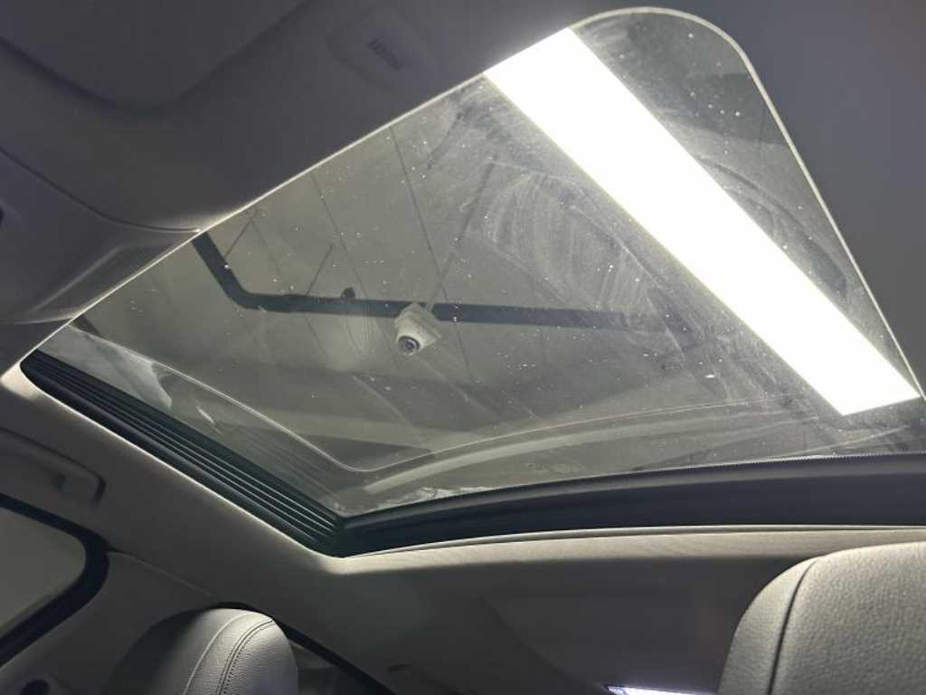 BMW 5-Series — photo 16