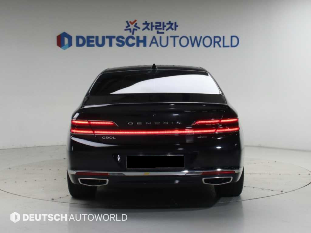 Genesis G90 — photo 04