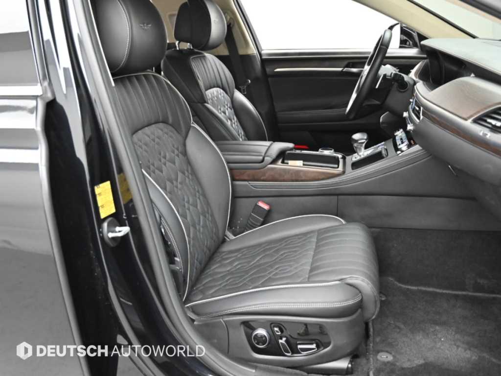 Genesis G90 — photo 10