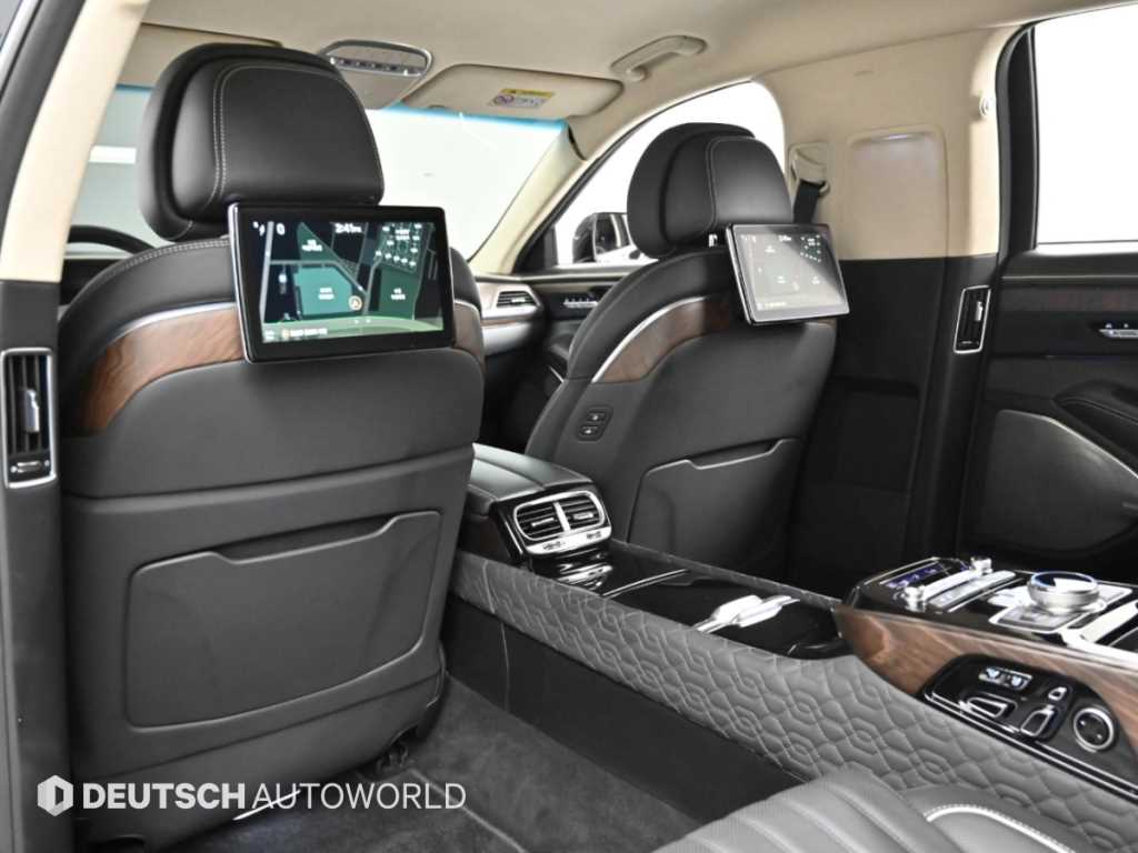 Genesis G90 — photo 18