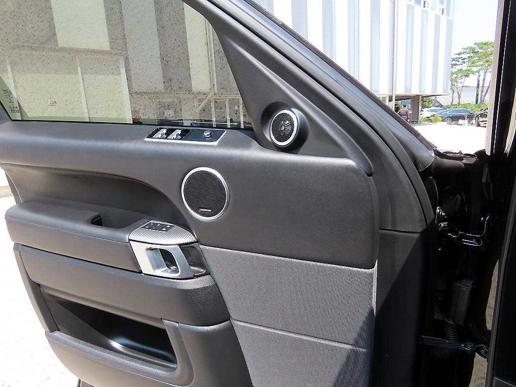 Land Rover Range Rover Sport — photo 12