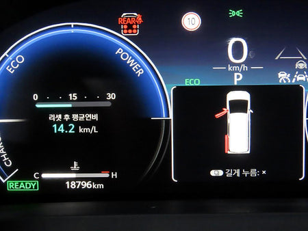 Toyota Alphard — photo 09