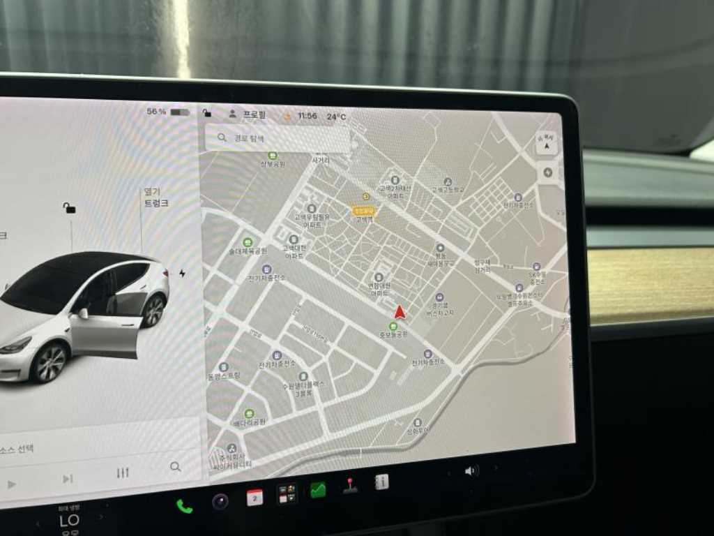 Tesla Model Y — photo 11