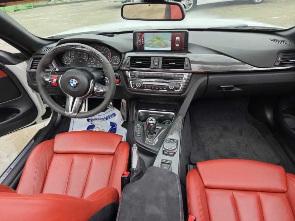 BMW M4 — photo 11