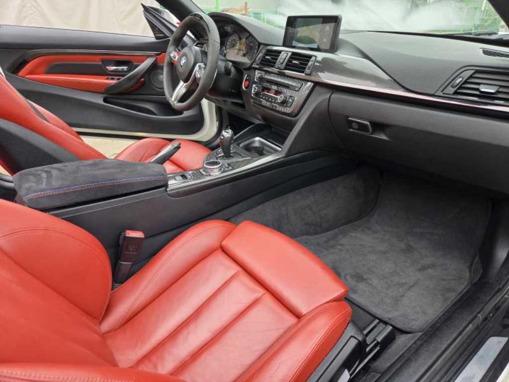 BMW M4 — photo 17