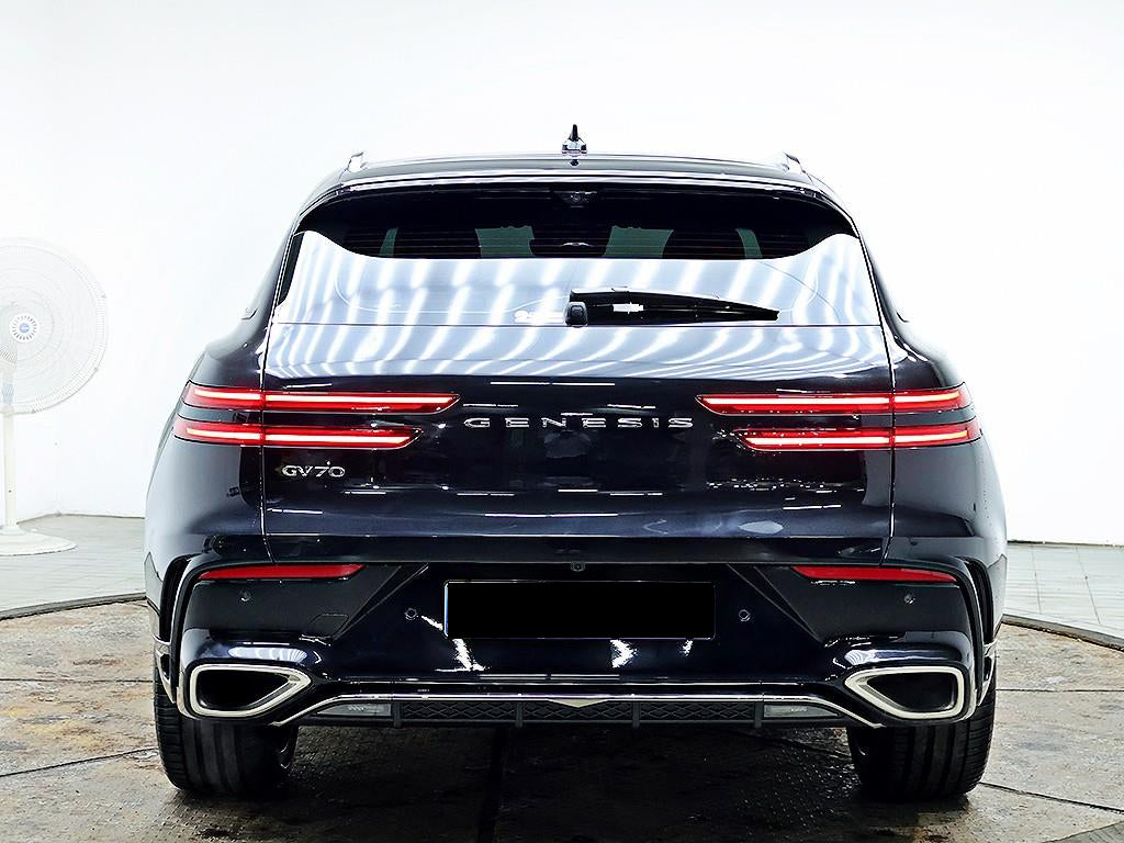 Genesis GV70 — photo 03