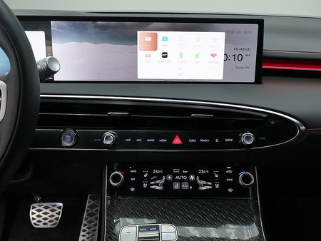 Genesis GV70 — photo 09