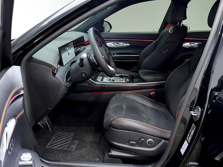 Genesis GV70 — photo 11