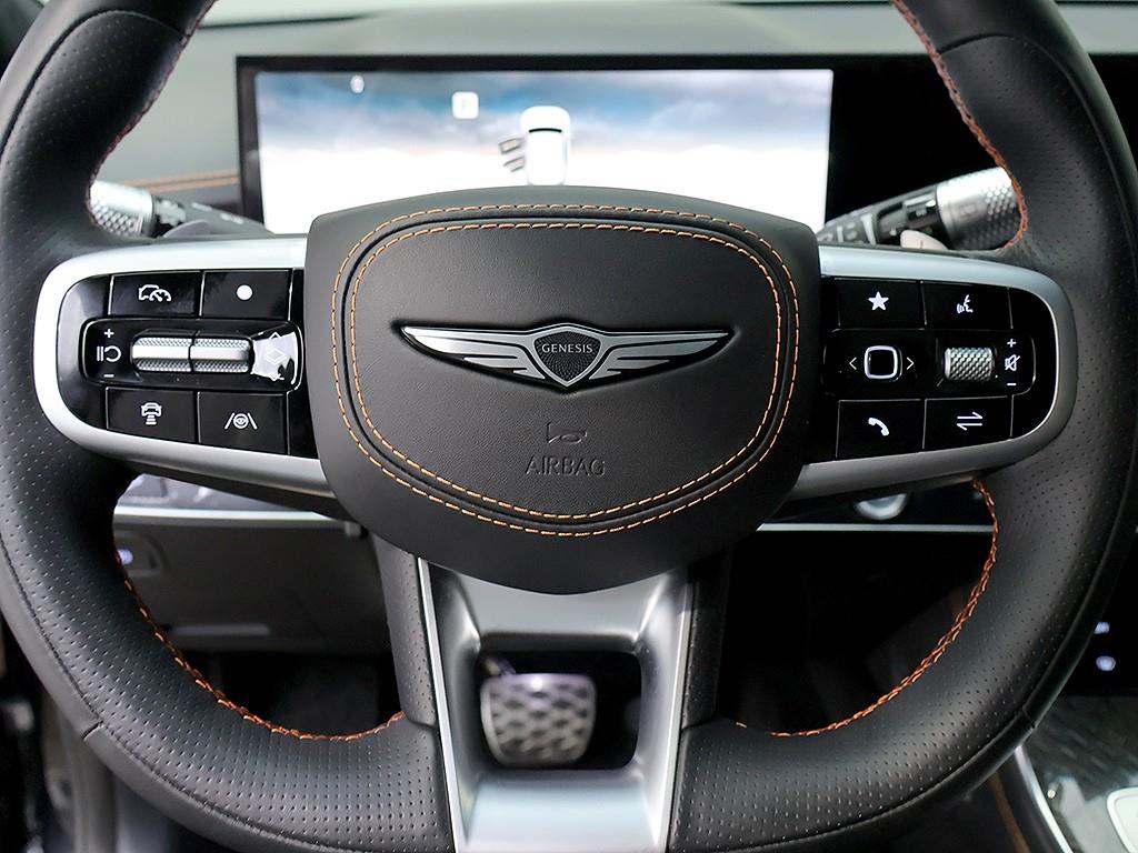 Genesis GV70 — photo 15