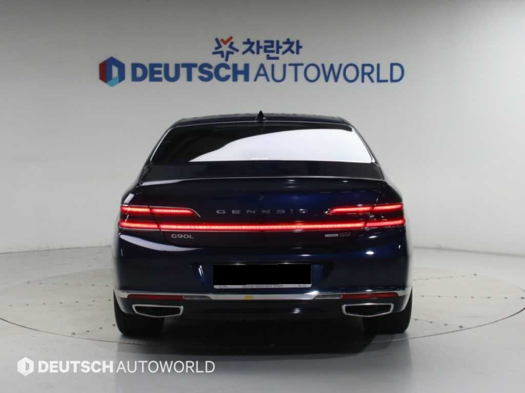 Genesis G90 — photo 04