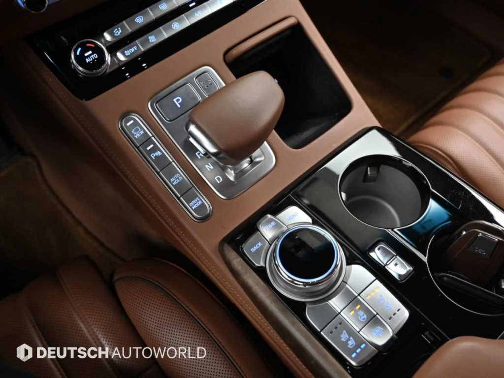 Genesis G90 — photo 09
