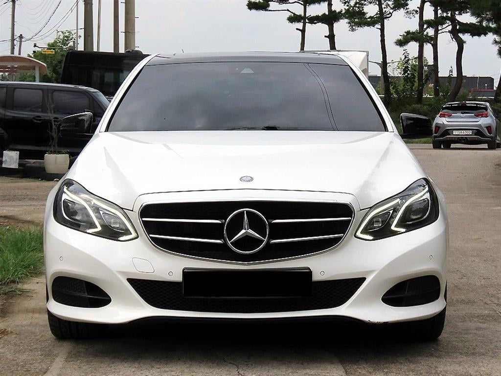Mercedes-Benz E-Class — photo 01