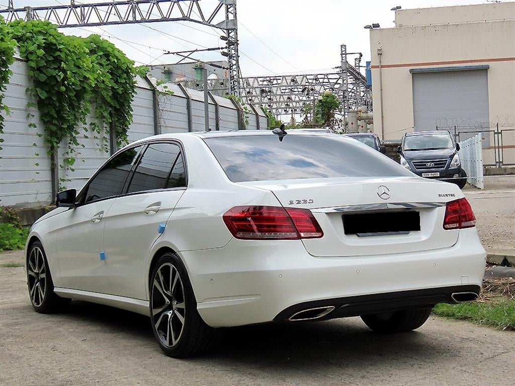 Mercedes-Benz E-Class — photo 03